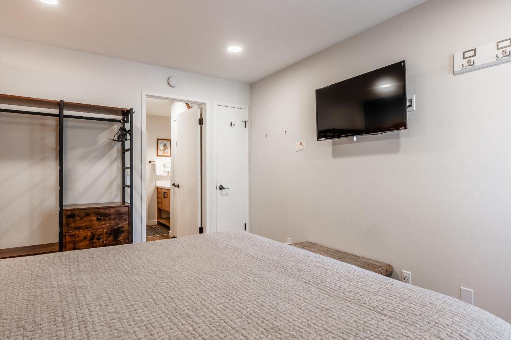 Fully Renovated! St Anton #17 Ski In Ski Out 1 Bedroom 1 Bathroom Condo! Sleeps Up To 4! ماموث لاكيس المظهر الخارجي الصورة